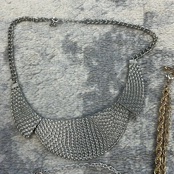 Bulk Lot of Mixed Fashion Costume Jewelry Necklaces Rings Bracelets Earrings - Picture 10 of 11